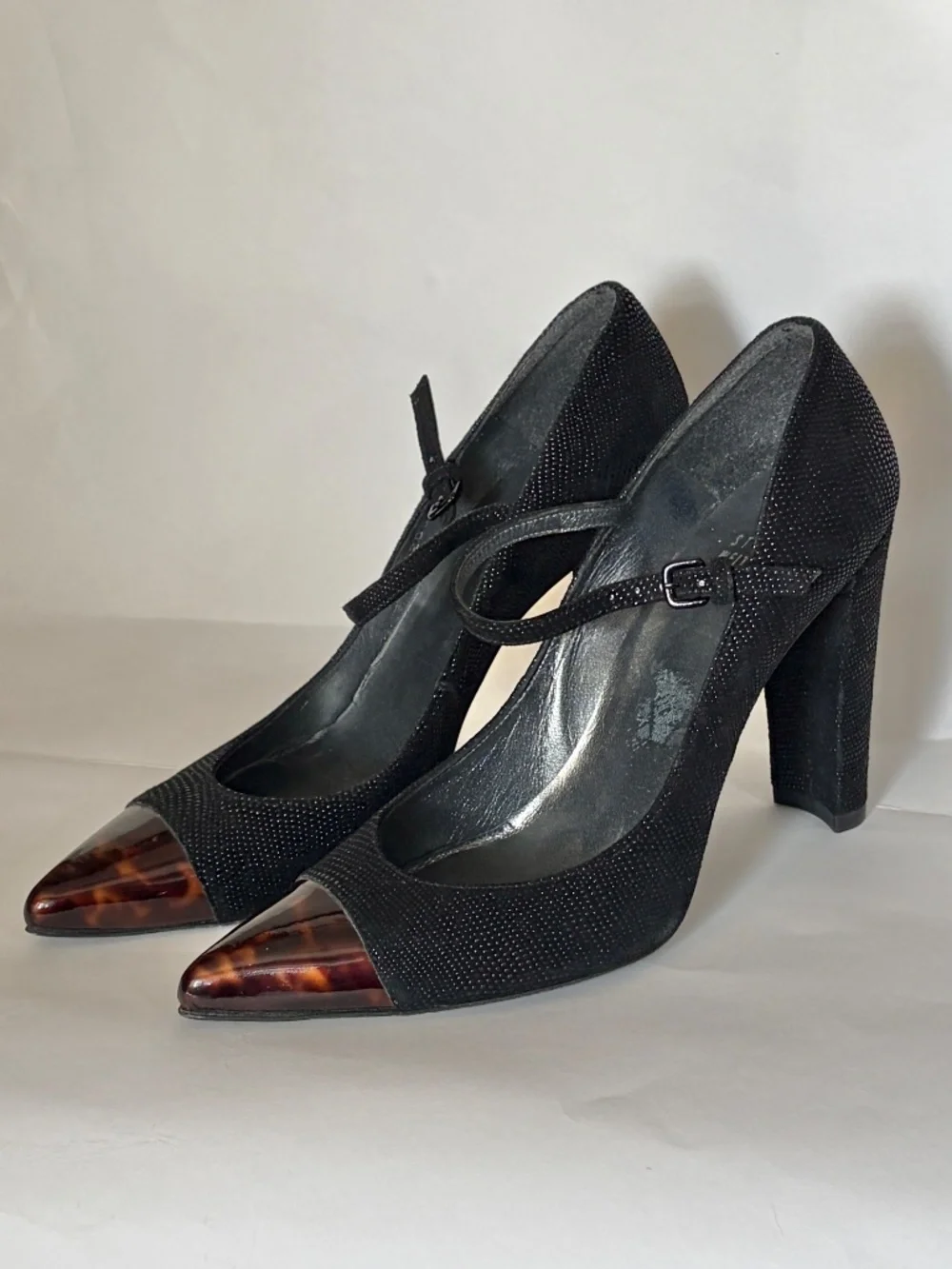 Stuart Weitzman Vinnie Black Suede Tortoise Pointed Toe Ankle Strap Pump Size 7